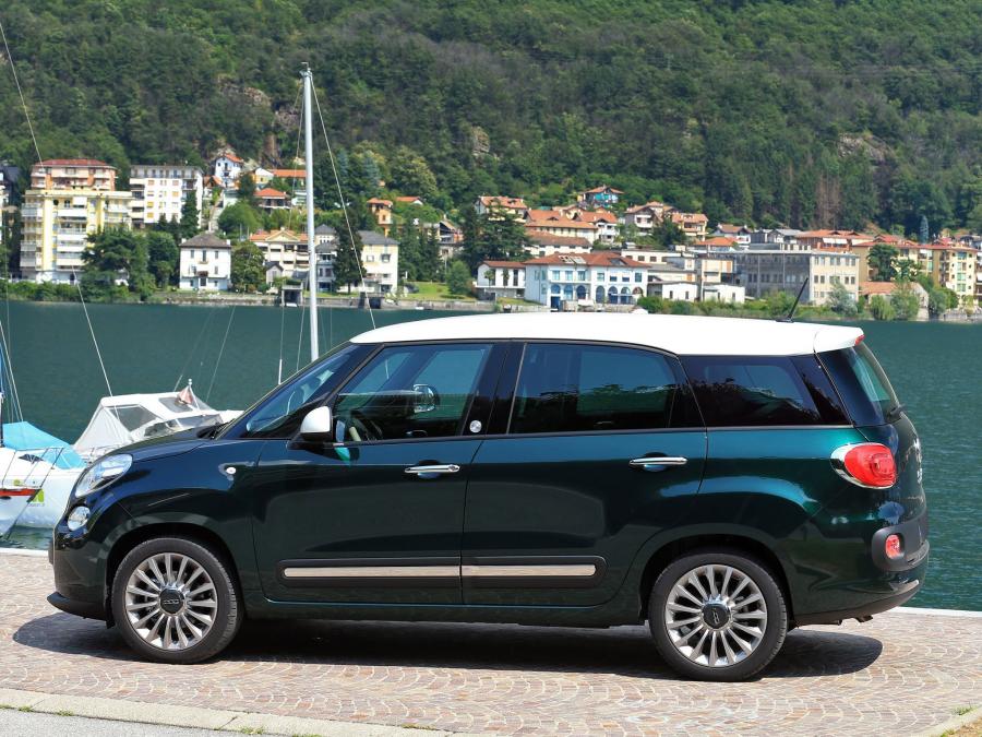  Fiat 500L Living 2013 года  (фото 17 из 34)